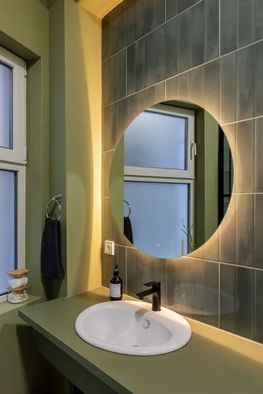 Serene 1BR Apartment in University Square