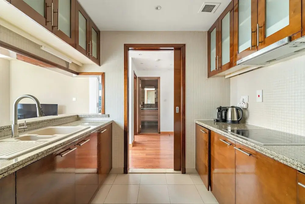 Vogue Vacation Homes, Business Bay Damac Maison Prive near Burj Khalifa and Dubai Mall, Studio Apartment with Canal and City View, Access to all Amenities