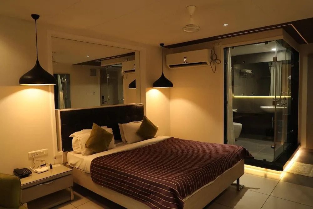 K C Palace Hotel