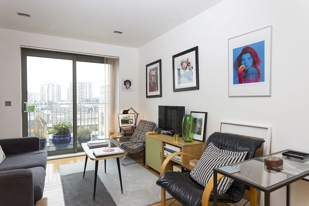 1 Bedroom East London Balcony Flat