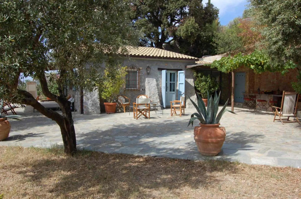 Rustic and bright villa with private pool overlooking the sea.-VillaOlivastri