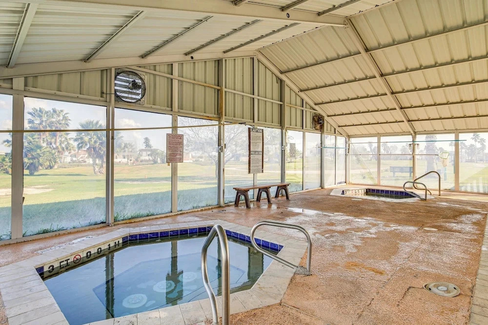 Wildlife Views & Dock! Long Island Village Escape