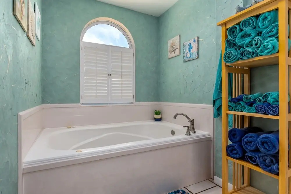 The Boat House - 106 Westward Ho 4 Bedroom Home by RedAwning
