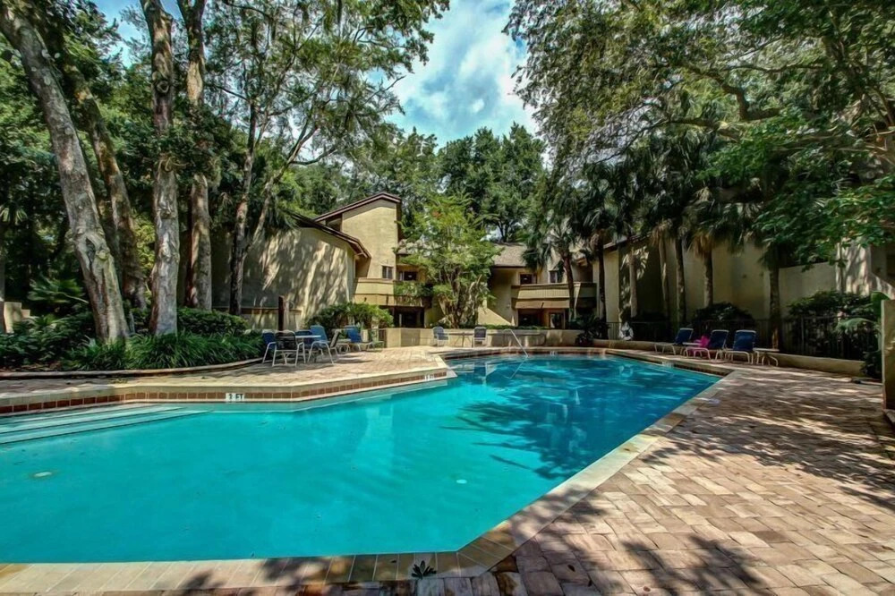 2354/56-courtside Villas
