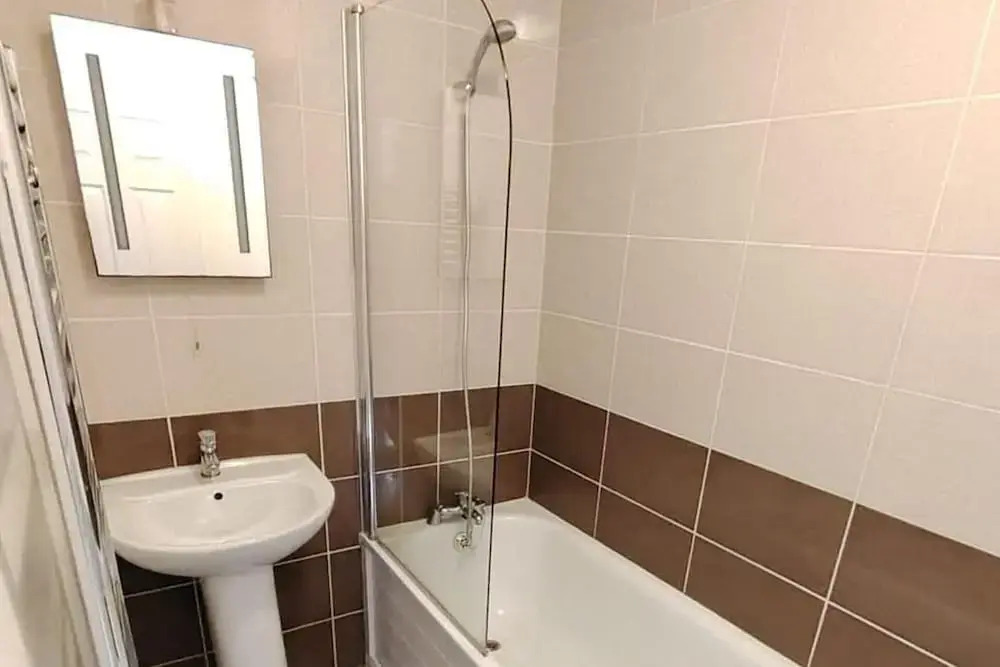 1 Bed-sleeps 4-pet Friendly-central Location