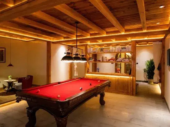 Jiuru Mountain Hongyanrong Wooden Barrel Homestay