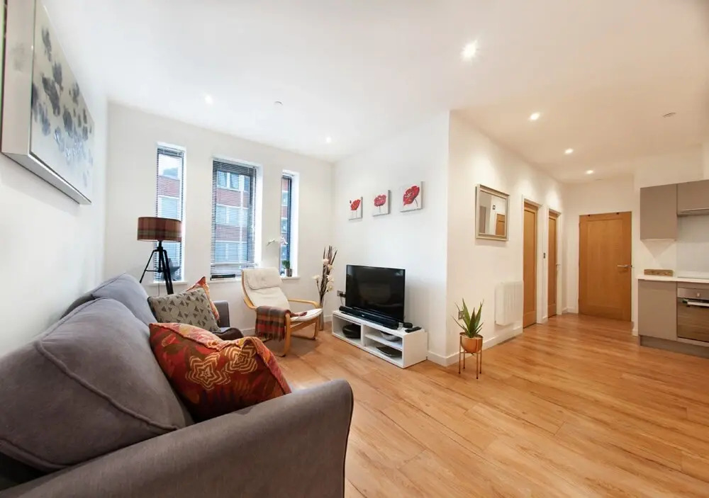 Select Serviced Accommodation - Summit House
