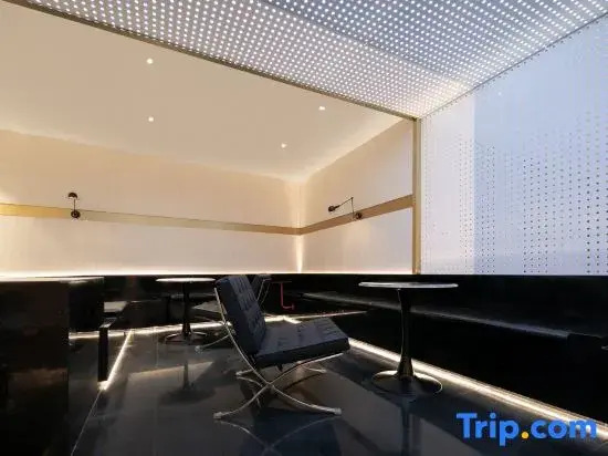 Starway Hotel (Laohekou Han River Commercial Plaza)