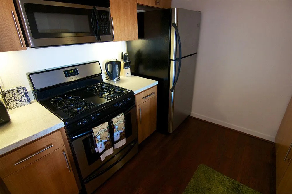 Furnished Suites in Downtown Santa Monica