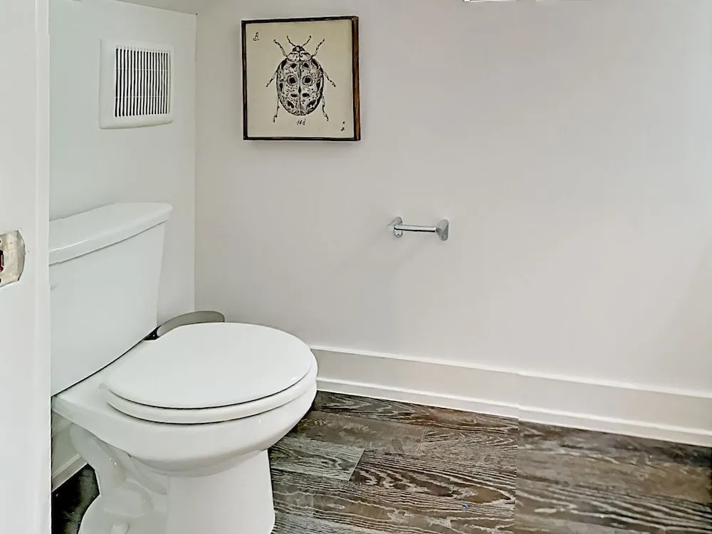 3br W/ Contemporary Kitchen, Patios 3 Bedroom Duplex