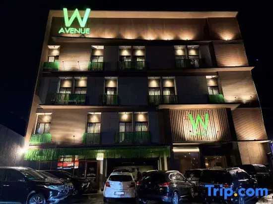 The W Avenue