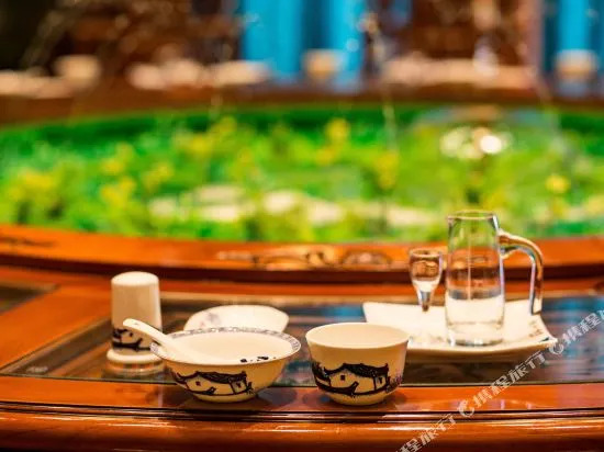 Runhua Business Hotel