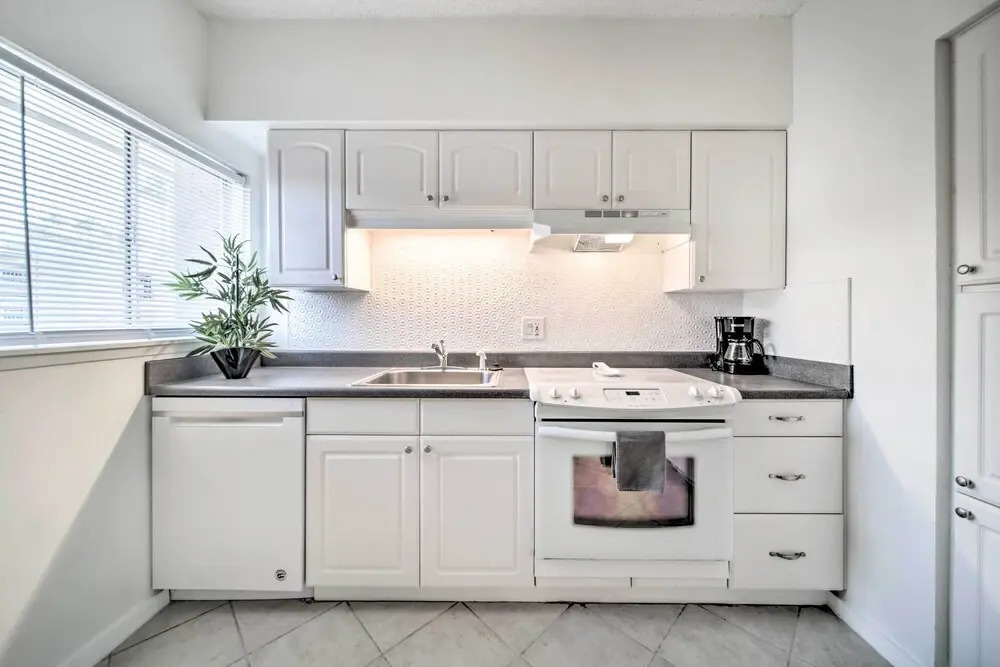 Modern City Condo Close to Downtown Phoenix!