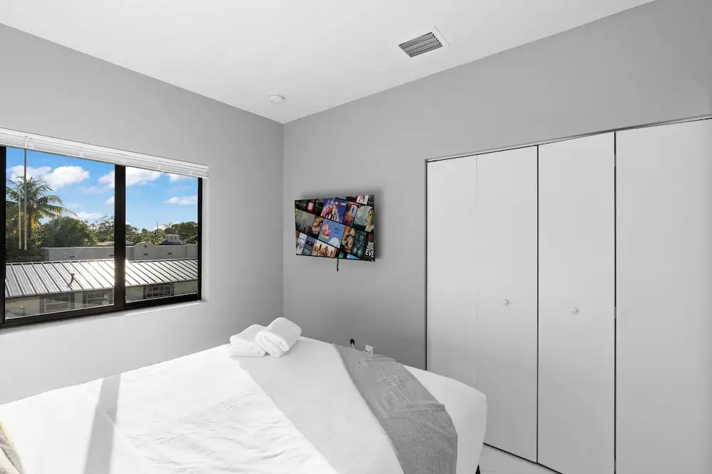 Spacious 4-BR House for Your Comfort