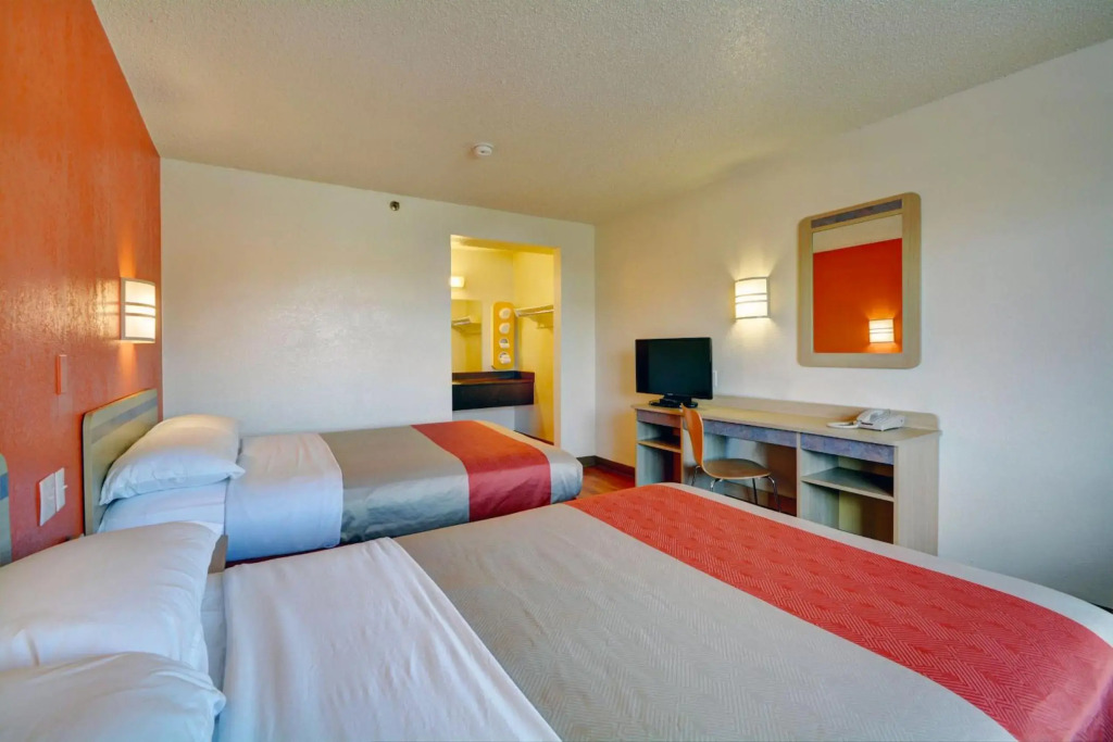Motel 6-Wethersfield, CT - Hartford