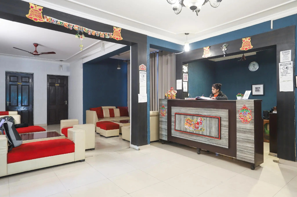 OYO 70620 Golden Villa