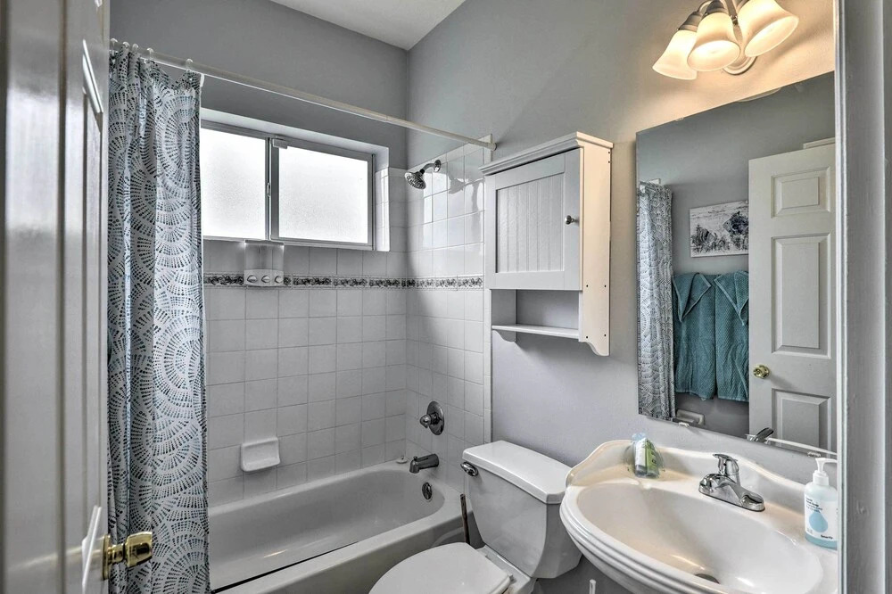 Pet-friendly Palm Coast Home w/ Pool Table & Patio