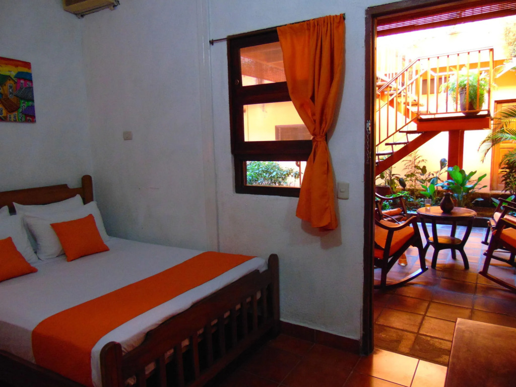 Hotel El Maltese - Lakefront
