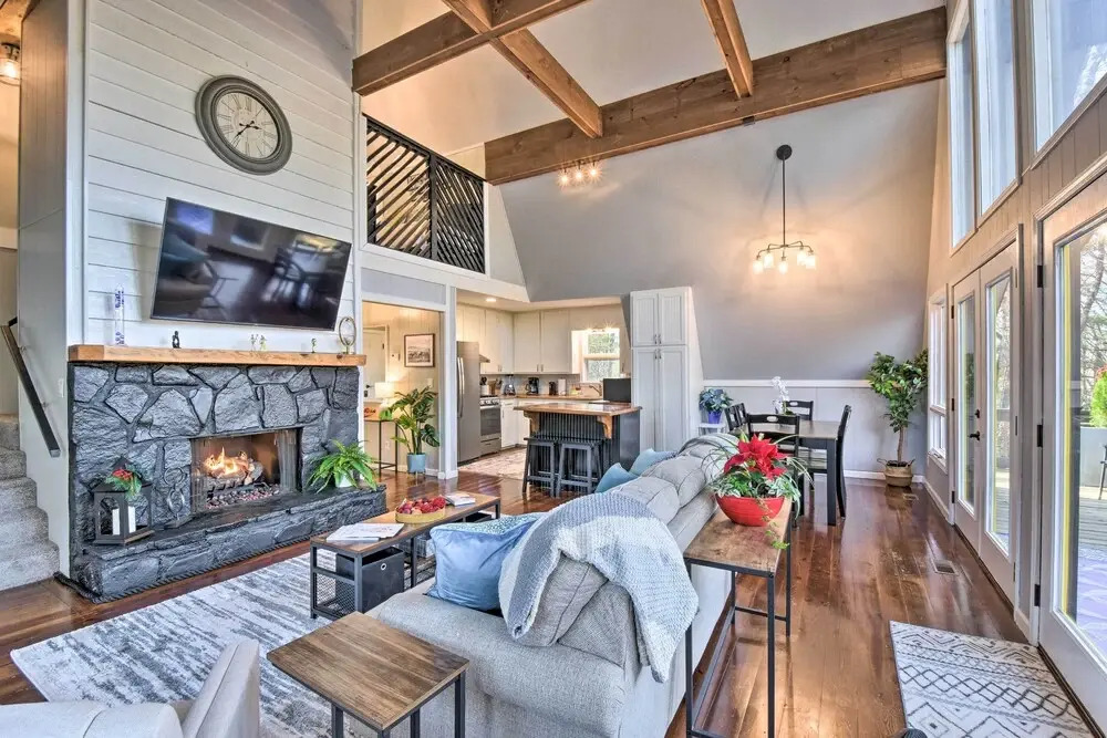 Spacious & Newly Remodeled A-frame w/ 2 Decks