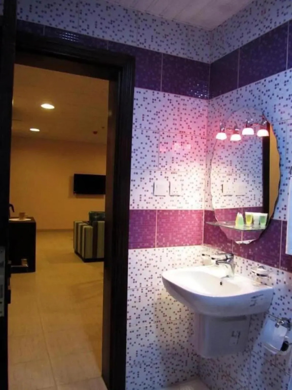 JW Inn Hotel