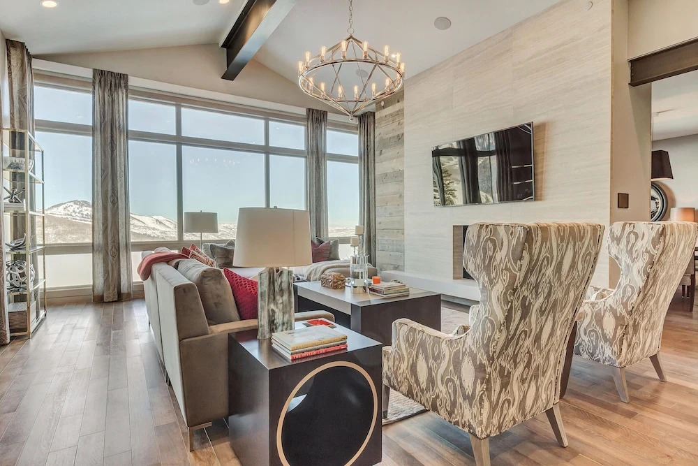 Three Bedroom Penthouse 3 Apartment Hotel by RedAwning
