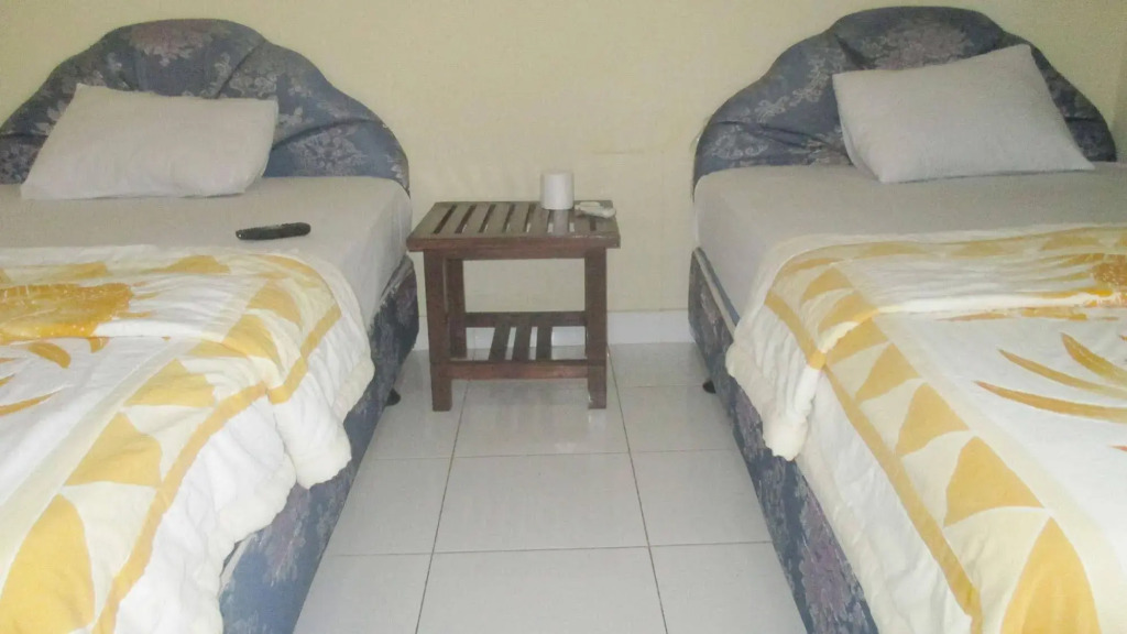 Adus Beach Inn