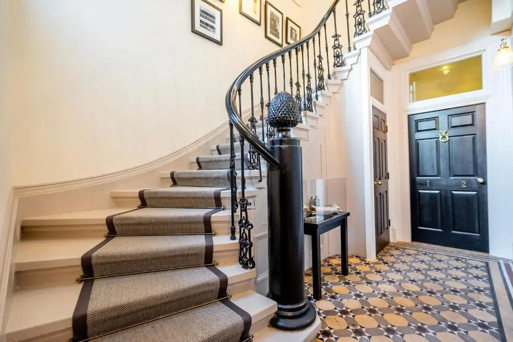 5 Rowntree House