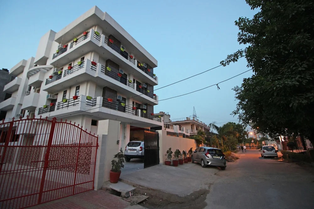 OYO 9025 Viditva 1