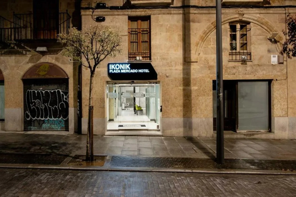 Ikonik Plaza Mercado