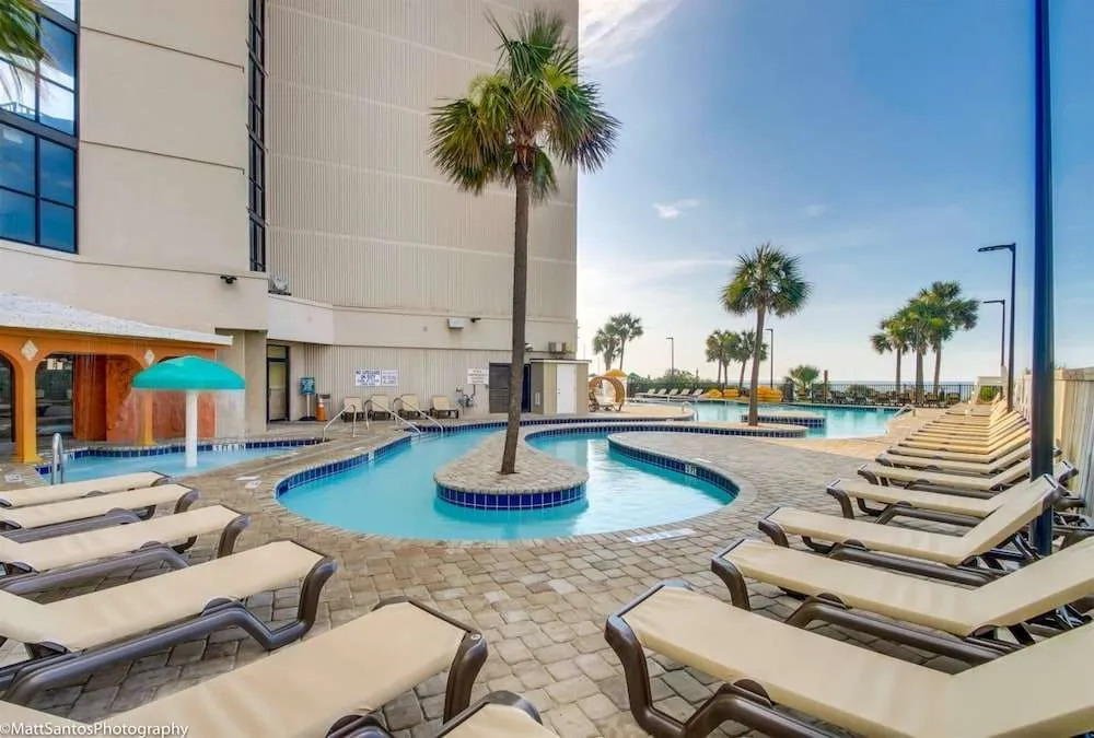 Sand Dunes Resort and Suites