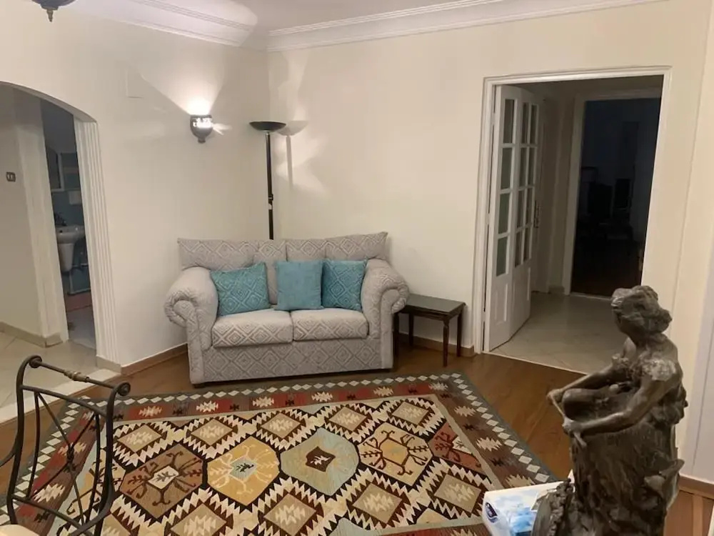 Charming 2-bedrooms Apartment With Side Nile View
