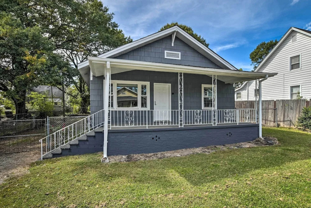 Cozy Greenville Bungalow ~ 2 Mi to Downtown!