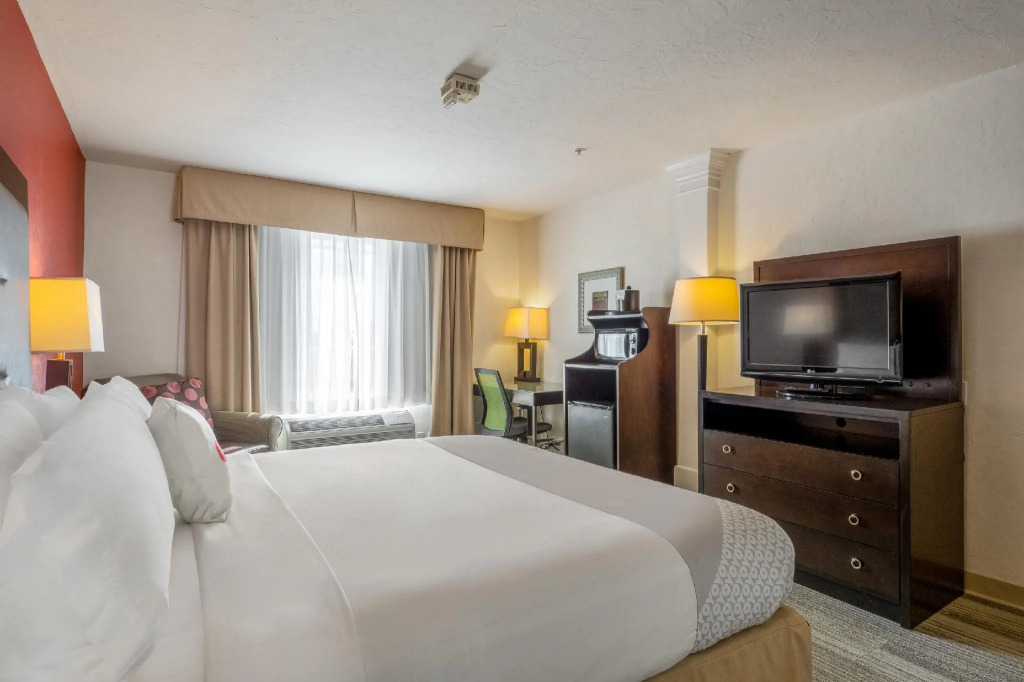Holiday Inn Express & Suites Oklahoma City Northwest by IHG