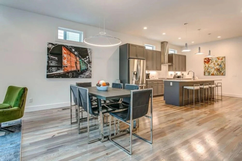 Spacious Tranquil Rooftop Pad on 8th by Music City Luxury Stays