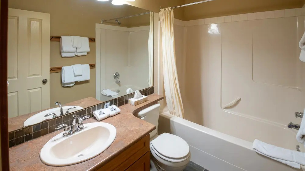 Snow Creek Lodge by Fernie Lodging Co