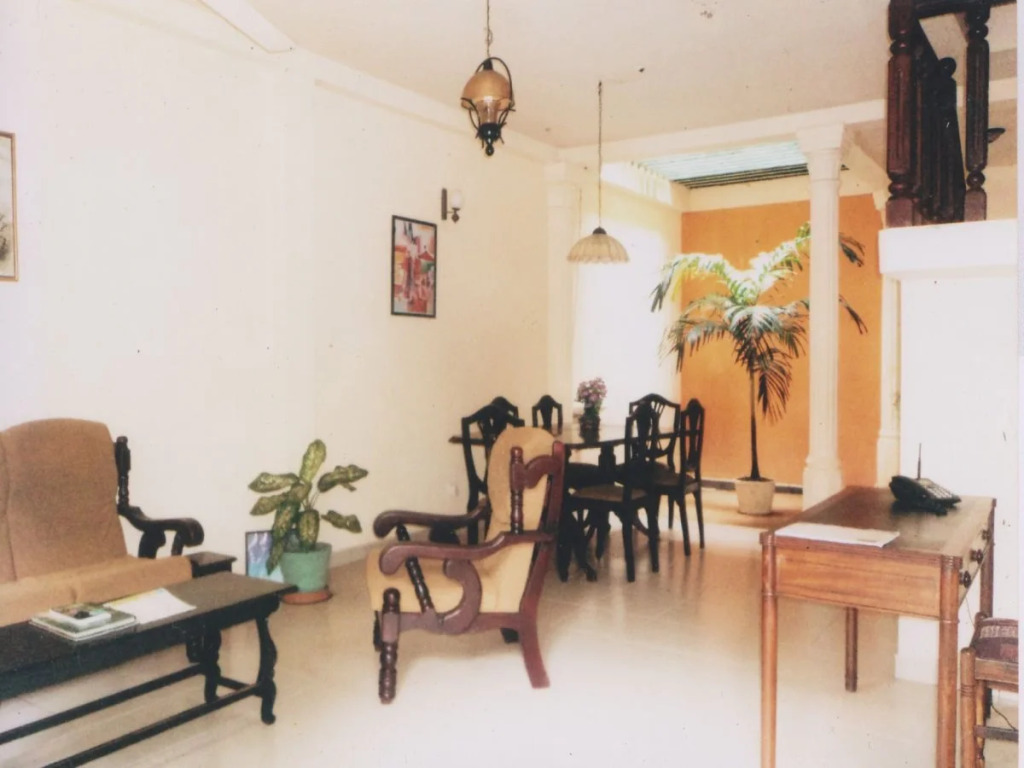 Holiday Nest Bed & Breakfast