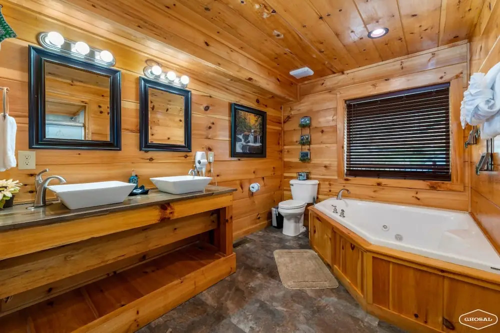 Whispering Pines Retreat By Ghosal Luxury Lodging