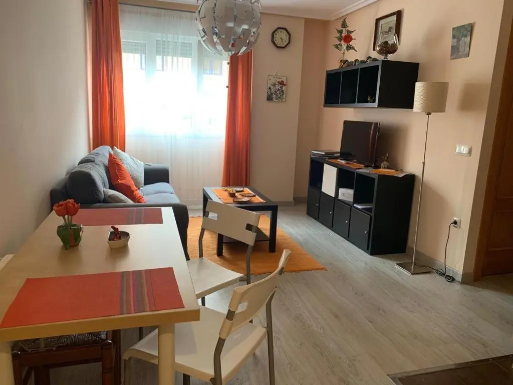 Apartamento Mota Los Prados-PARKING-WIFI GRATIS