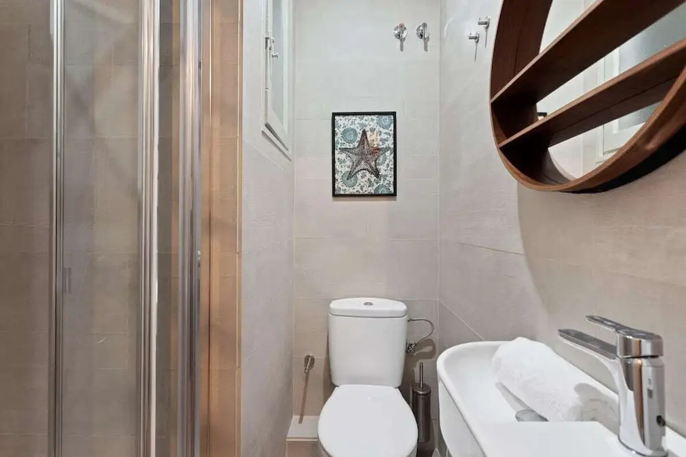 Designer 4 Bed Apt W Balcony Near Plaça Catalunya
