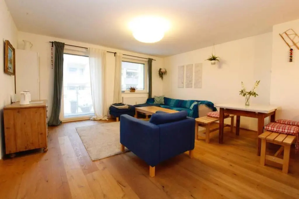 MODERN spacious, 2 BEDROOM, FREE PARKING
