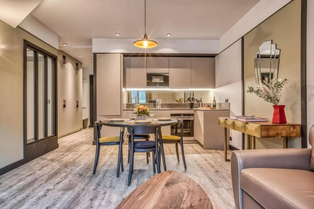 Majestic Broadway - 4 star apartment with spectacular views