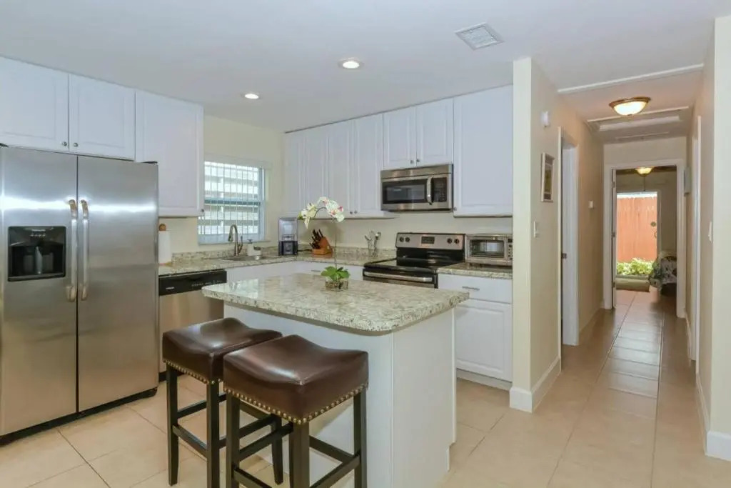Lovely Cottage near the Beach and Downtown Sarasota