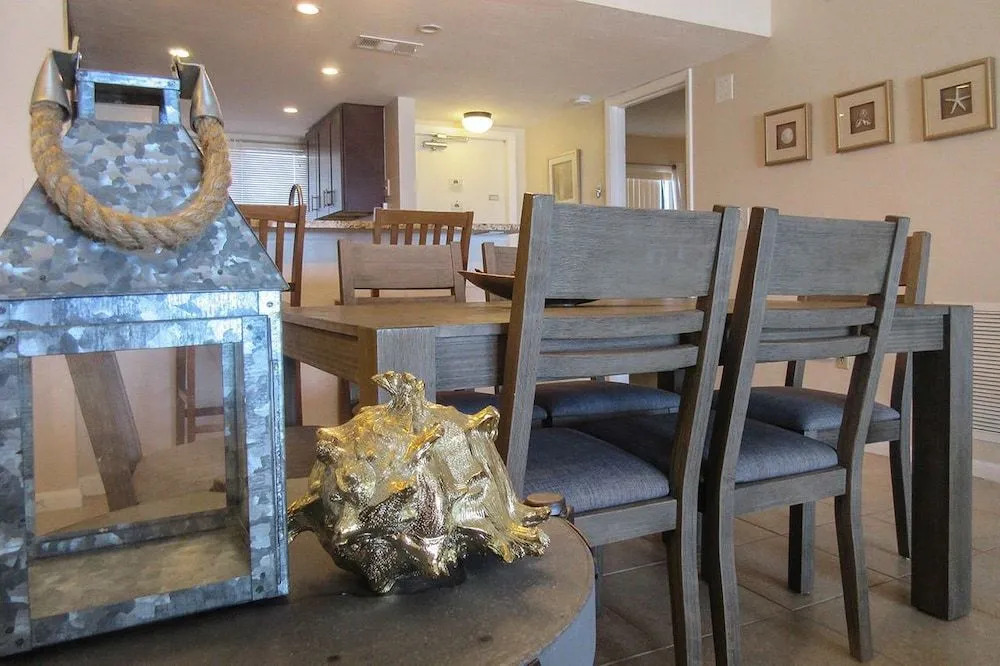 Carlos Pointe 424 2 Bedrooms 2 Bathrooms Condo