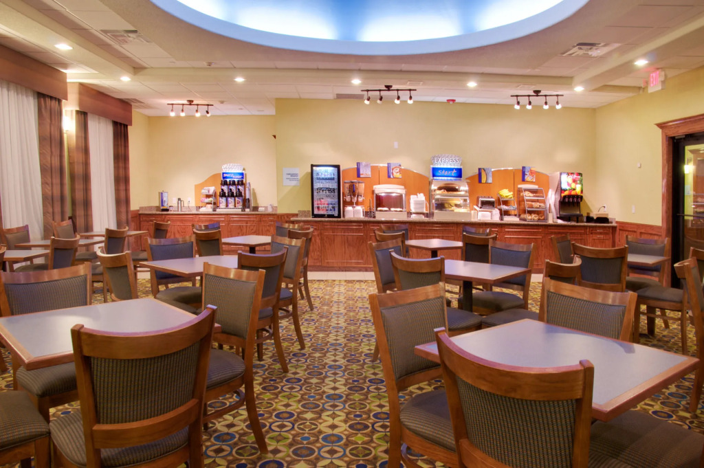 Holiday Inn Express & Suites Galveston West-Seawall by IHG