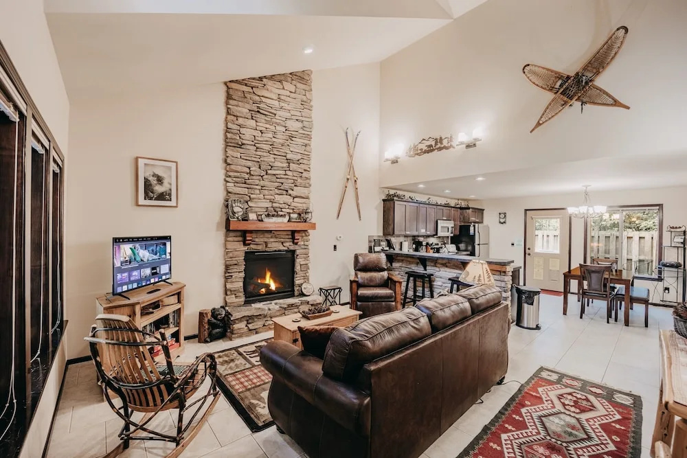 89GS - Hot Tub - Pets Ok - WiFi - Sleeps 4
