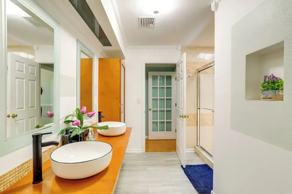 4 Mi to Beaches: Alluring Largo Hideaway!