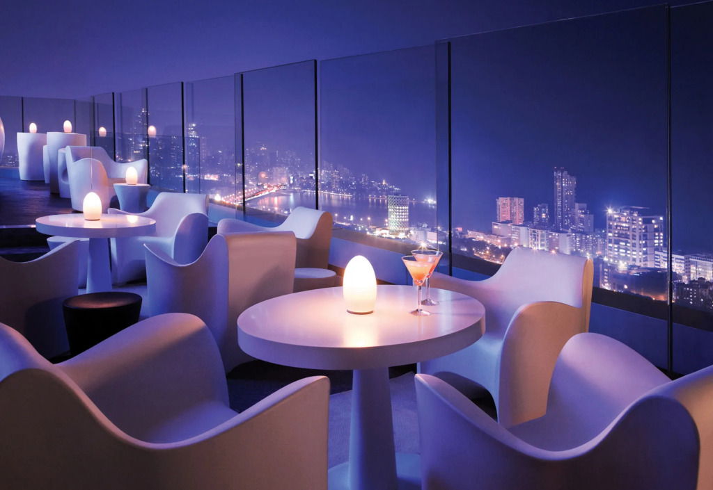 Отель Four Seasons Hotel Mumbai