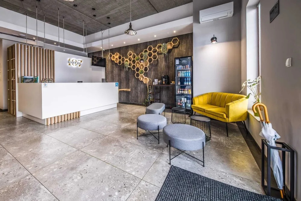 Hotel 107