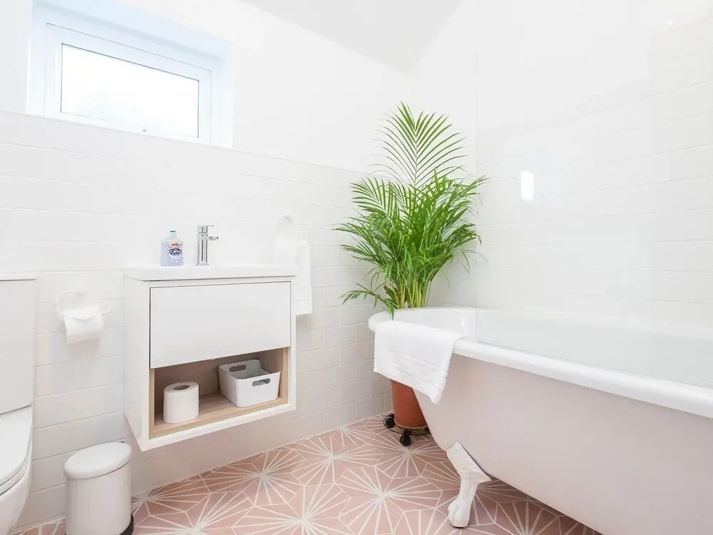 Spacious Victorian Canton Home, Sleeps 8 W/parking