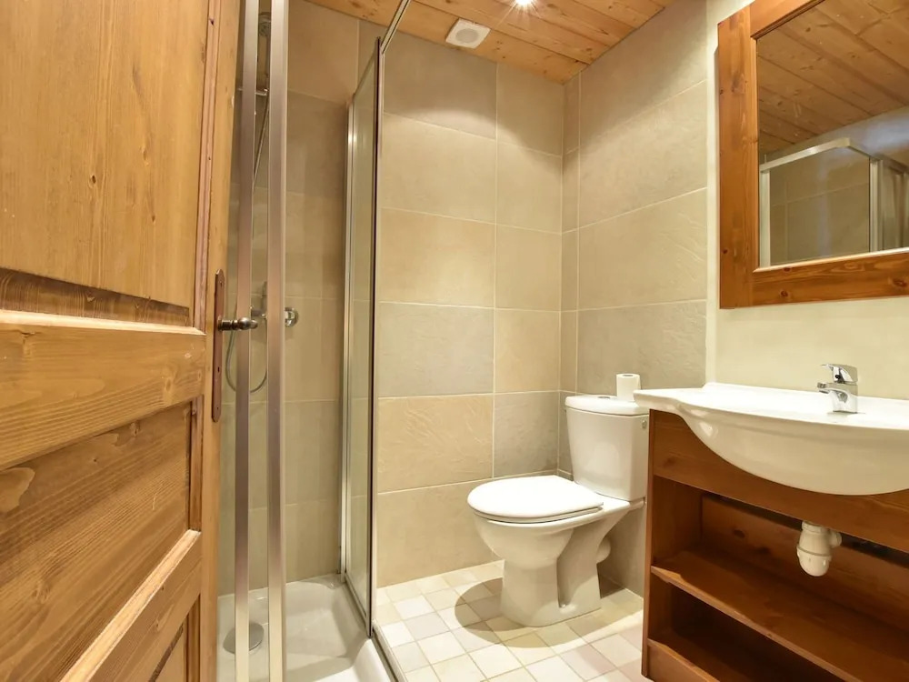 Lake View Chalet in Tignes near Ski Area